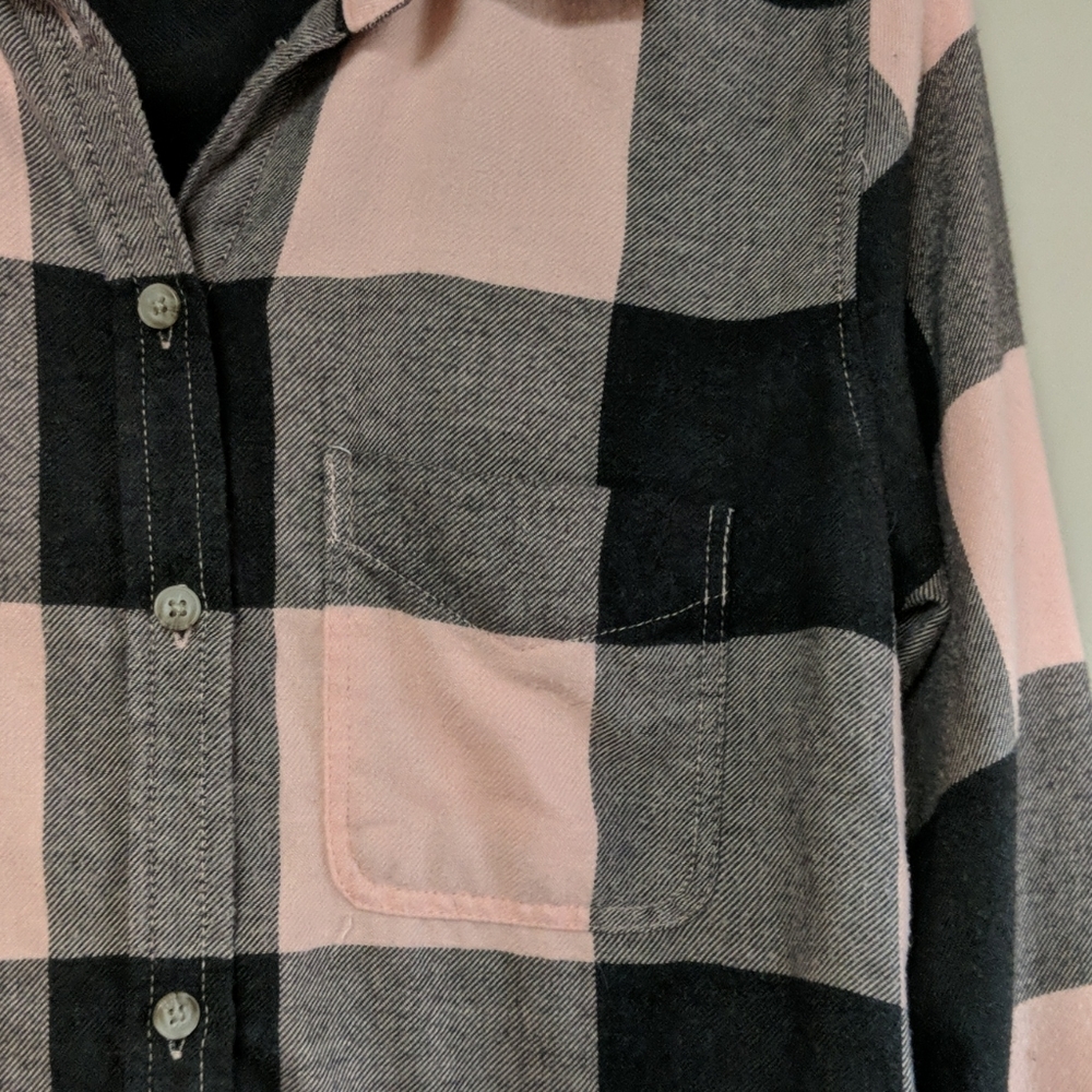 AE light pink & black plaid button down - Picture 3 of 4